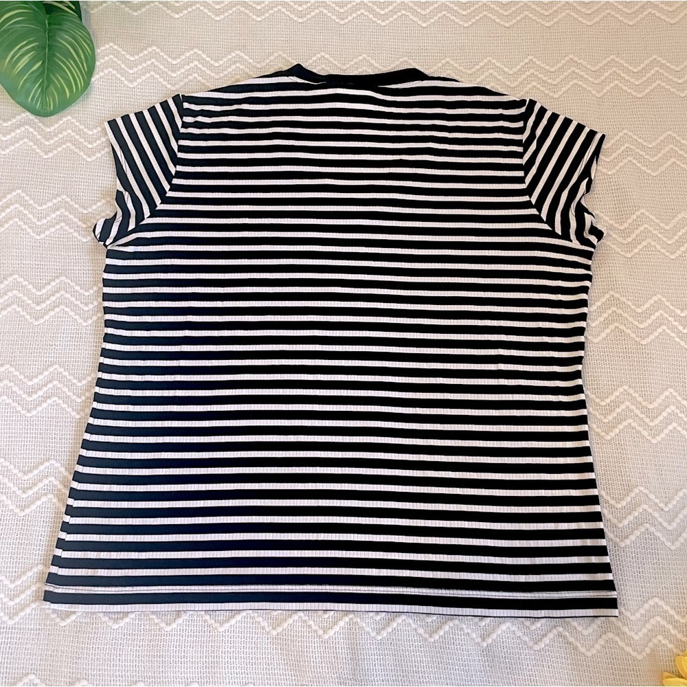 Chicos Design | Womens V-Neck Striped Tee - Picture 3 of 4